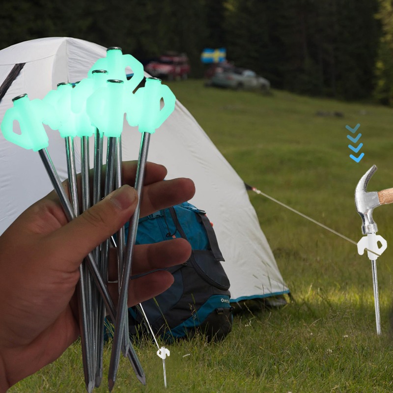 أوتاد خيمة مضيئة تتوهج في الظل - مراجعة Outdoor Power Stake وسعره